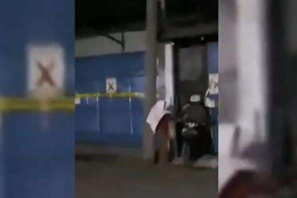 Viral! Gudang Disegel Pemkot tapi Nekat Beroperasi, Wali Kota Surabaya Ancam Pidanakan Viral! Gudang Disegel Pemkot tapi Nekat Beroperasi, Wali Kota Surabaya Ancam Pidanakan