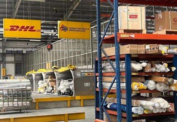Viral Kasus Sepatu hingga Impor Robotic, Dirjen Bea Cukai Tinjau Gudang PJT DHL Viral Kasus Sepatu hingga Impor Robotic, Dirjen Bea Cukai Tinjau Gudang PJT DHL