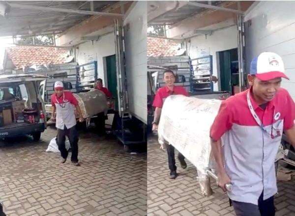 Viral Kurir Gotong Royong Antar Paket Keranda Jenazah, Netizen: Yang Mesen Persiapannya Udah Mateng Viral Kurir Gotong Royong Antar Paket Keranda Jenazah, Netizen: Yang Mesen Persiapannya Udah Mateng