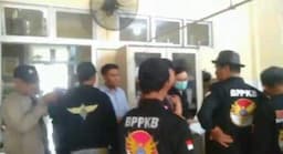 Viral Ormas Geruduk Puskesmas Leuwisadeng Bogor, Pelaku Ancam Tebas Tim Medis Pakai Sajam