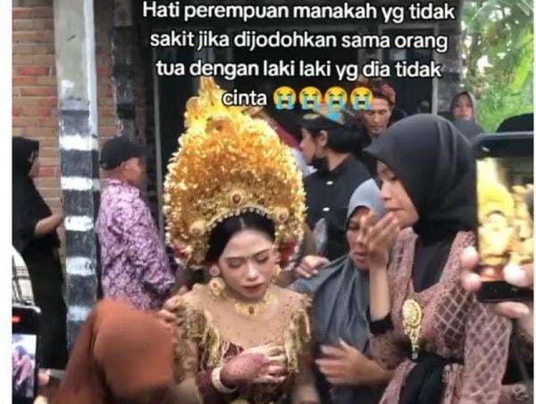 Viral Pengantin Wanita Pingsan, Diduga Terlalu Sedih karena Dijodohkan Viral Pengantin Wanita Pingsan, Diduga Terlalu Sedih karena Dijodohkan