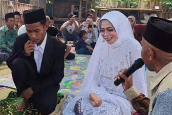 Viral! Pernikahan Remaja Laki-Laki dengan Ibu Temannya di Lombok, Terpaut Usia 20 Tahun