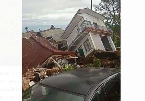 Viral Video Gempa Tuban Bikin Rumah Ambruk dan Jalan Rusak, BNPB: Itu Hoaks! Viral Video Gempa Tuban Bikin Rumah Ambruk dan Jalan Rusak, BNPB: Itu Hoaks!