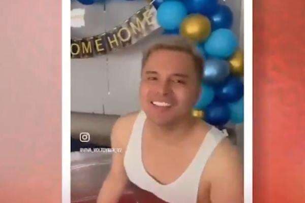 Viral Video Mirip dr Oky Pratama di Kamar Hotel, Dipanggil Sayang Seorang Pria Viral Video Mirip dr Oky Pratama di Kamar Hotel, Dipanggil Sayang Seorang Pria