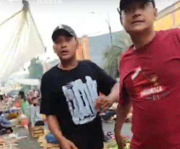 Sok Jago! Palak Tukang Sayur, Preman Kampung di Pasar Baru Bekasi Ditangkap Sok Jago! Palak Tukang Sayur, Preman Kampung di Pasar Baru Bekasi Ditangkap