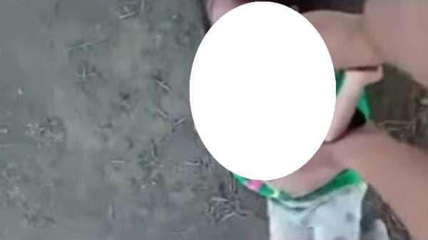 Viral! Balita Disiksa Ayah Kandung di Purwakarta, Diinjak hingga Histeris Viral! Balita Disiksa Ayah Kandung di Purwakarta, Diinjak hingga Histeris