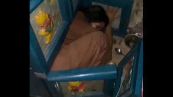 Viral, Wanita Diduga Pelakor Digerebek Emak-Emak di Tanjung Balai, Sembunyi di Lemari Viral, Wanita Diduga Pelakor Digerebek Emak-Emak di Tanjung Balai, Sembunyi di Lemari