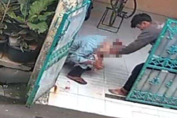 Viral Pemuda Pukuli Ibu hingga Tersungkur di Bekasi, Diduga gegara Tak Diberi Uang Viral Pemuda Pukuli Ibu hingga Tersungkur di Bekasi, Diduga gegara Tak Diberi Uang
