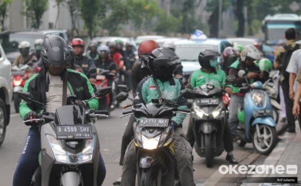 Viral Pengemudi Ojol Dapat THR Cuma Rp105 Perak Viral Pengemudi Ojol Dapat THR Cuma Rp105 Perak