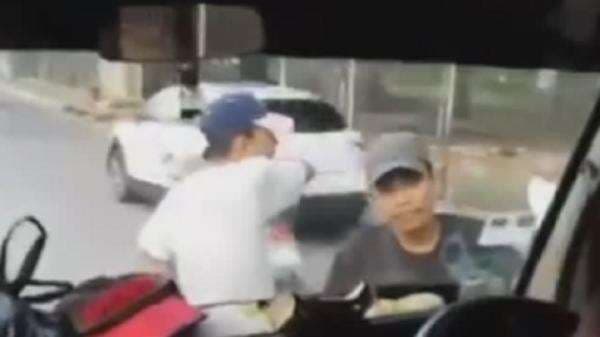 Viral Pemuda Palak Sopir Travel di Cengkareng, Uangnya Buat Beli Sabu Viral Pemuda Palak Sopir Travel di Cengkareng, Uangnya Buat Beli Sabu