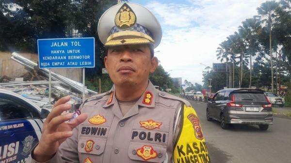 Jelang Tahun Baru, 5 Ribu Kendaraan Masuk Jalur Puncak Bogor Pagi Ini Jelang Tahun Baru, 5 Ribu Kendaraan Masuk Jalur Puncak Bogor Pagi Ini