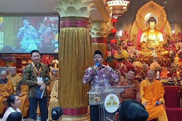 Waisak, Bang Doel: Jakarta Tuan Rumah yang Nyaman bagi Seluruh Umat Beragama Waisak, Bang Doel: Jakarta Tuan Rumah yang Nyaman bagi Seluruh Umat Beragama