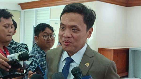 Habiburokhman Ajukan Penangguhan Penahanan Mahasiswi ITB Pengunggah Meme Prabowo-Jokowi Habiburokhman Ajukan Penangguhan Penahanan Mahasiswi ITB Pengunggah Meme Prabowo-Jokowi