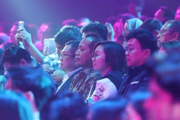 Wamen Ekraf Irene Umar Ikut Joget di HUT ke-36 RCTI, Sebut Panggungnya Kelas Dunia Wamen Ekraf Irene Umar Ikut Joget di HUT ke-36 RCTI, Sebut Panggungnya Kelas Dunia