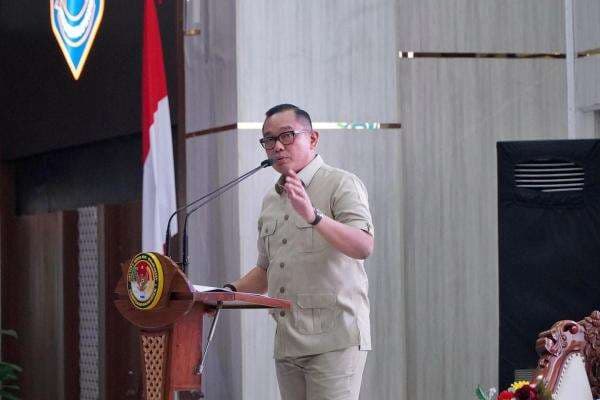 Wamen Investasi Kenalkan Terobosan Kemudahan Berusaha untuk Akselerasi Investasi Daerah Wamen Investasi Kenalkan Terobosan Kemudahan Berusaha untuk Akselerasi Investasi Daerah