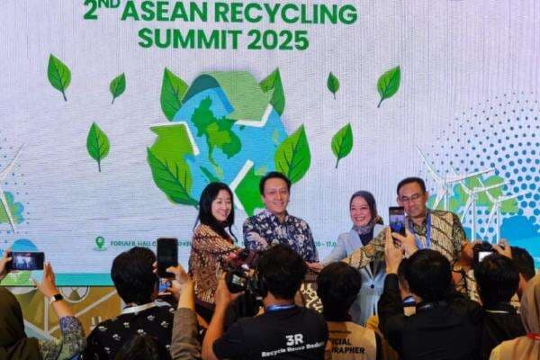 Wamen LH Tekankan Pentingnya Kolaborasi Regional dalam Hadapi Tantangan Pengelolaan Limbah Wamen LH Tekankan Pentingnya Kolaborasi Regional dalam Hadapi Tantangan Pengelolaan Limbah