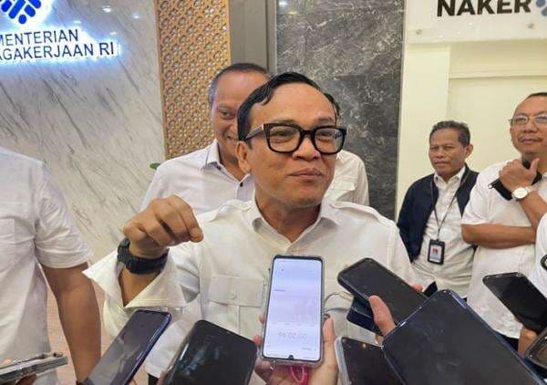 Wamenaker: Pak Prabowo Tidak Pernah Target 100 Hari, tapi Kerja Setiap Hari! Wamenaker: Pak Prabowo Tidak Pernah Target 100 Hari, tapi Kerja Setiap Hari!