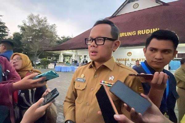 Wacana Pemekaran Jawa Barat Dipecah Jadi 5 Provinsi Baru, Ini Nama-Namanya! Wacana Pemekaran Jawa Barat Dipecah Jadi 5 Provinsi Baru, Ini Nama-Namanya!