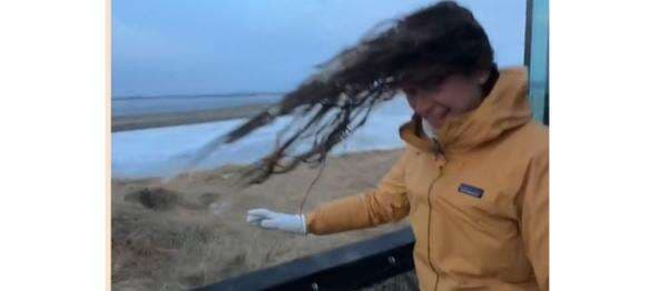 Wanita Ini Rambutnya Mendadak Beku Seperti Es di Suhu Minus 9 Derajat Wanita Ini Rambutnya Mendadak Beku Seperti Es di Suhu Minus 9 Derajat