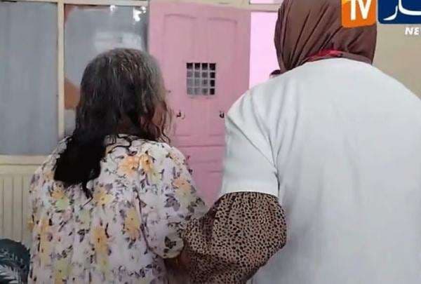 Stres Tak Lulus Ujian SMA, Perempuan Ini Kurung Diri di Kamar 25 Tahun Stres Tak Lulus Ujian SMA, Perempuan Ini Kurung Diri di Kamar 25 Tahun