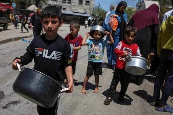 Warga Palestina Terlalu Lapar untuk Tinggalkan Rafah, Israel Makin Barbar