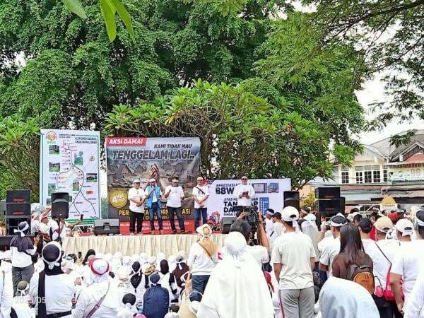 Warga Minta Percepatan Normalisasi Sungai Cileungsi-Cikeas: Kami Tak Mau Tenggelam Lagi! Warga Minta Percepatan Normalisasi Sungai Cileungsi-Cikeas: Kami Tak Mau Tenggelam Lagi!