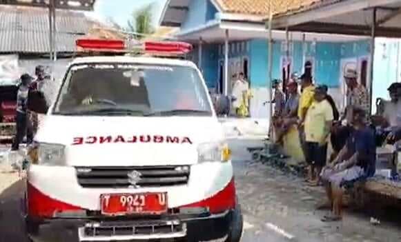 Tragis! Warga Subang Tewas Disengat Ratusan Tawon Vespa, Keluarga Histeris Tragis! Warga Subang Tewas Disengat Ratusan Tawon Vespa, Keluarga Histeris