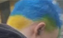 Warnai Rambut Warna Kuning dan Biru, Pria di Rusia Malah Ditangkap Polisi 