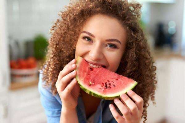 Waspada! Ini 3 Bahaya Makan Buah saat Perut Kosong yang Jarang Diketahui Waspada! Ini 3 Bahaya Makan Buah saat Perut Kosong yang Jarang Diketahui