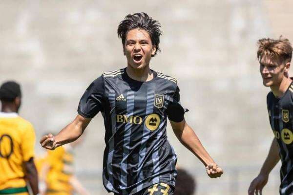 Siapa Ayah Adrian Wibowo? Kisah Inspiratif dari Surabaya ke MLS Siapa Ayah Adrian Wibowo? Kisah Inspiratif dari Surabaya ke MLS