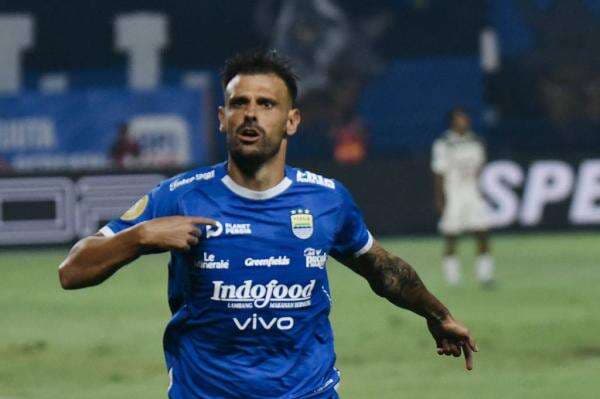 Masa Depan Tyronne del Pino di Persib Masih Abu-Abu Masa Depan Tyronne del Pino di Persib Masih Abu-Abu