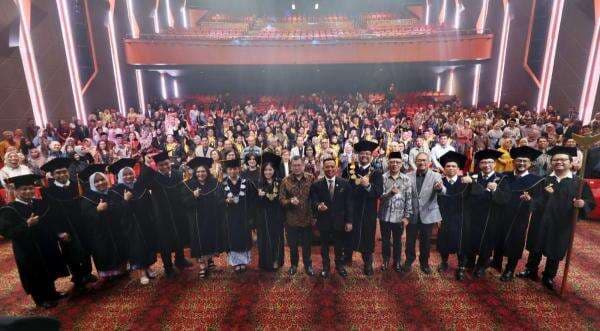 Wisuda ke-3 MNC University, Rektor Ungkap Langsung Ada Tawaran Pekerjaan untuk Wisudawan Wisuda ke-3 MNC University, Rektor Ungkap Langsung Ada Tawaran Pekerjaan untuk Wisudawan