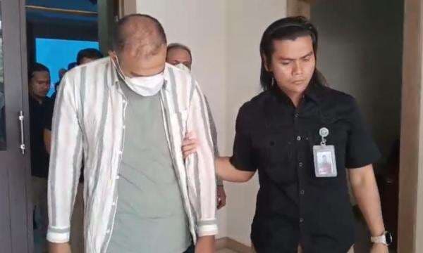 2 WNA Iran Ditangkap usai Curi Uang Toko Pulsa di Serang, Terancam Dideportasi 2 WNA Iran Ditangkap usai Curi Uang Toko Pulsa di Serang, Terancam Dideportasi