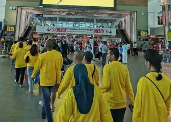 Kemlu: 264 WNI Rentan di Malaysia Dipulangkan ke Tanah Air Kemlu: 264 WNI Rentan di Malaysia Dipulangkan ke Tanah Air