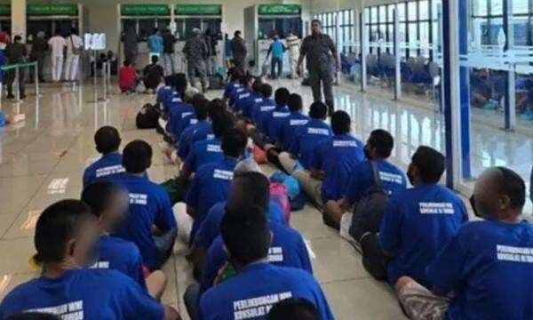 Malaysia Deportasi 255 WNI termasuk 1 Balita Malaysia Deportasi 255 WNI termasuk 1 Balita