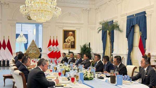 Terima Kunjungan Presiden Dina Boluarte, Prabowo: Tonggak Sejarah 50 Tahun Hubungan RI-Peru Terima Kunjungan Presiden Dina Boluarte, Prabowo: Tonggak Sejarah 50 Tahun Hubungan RI-Peru