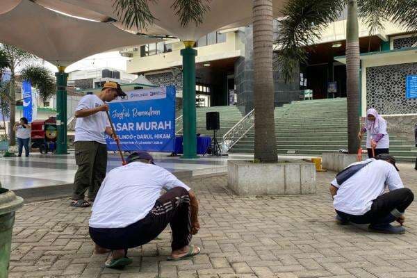 Wujudkan Asta Cita Prabowo, Pelindo Berbagi Kebaikan di Bandung Wujudkan Asta Cita Prabowo, Pelindo Berbagi Kebaikan di Bandung