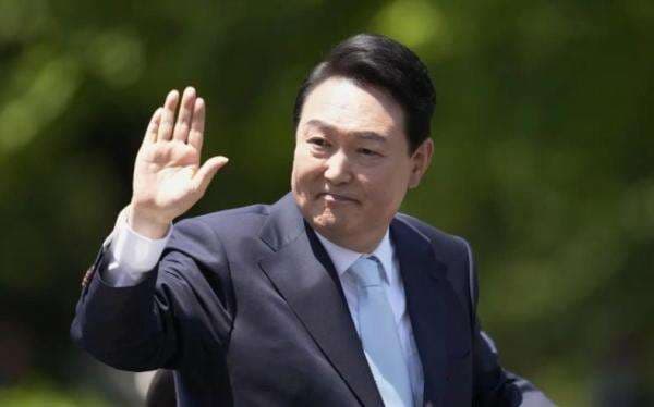 Nyerah! Komisi Anti-Korupsi Korsel Serahkan Penangkapan Presiden Yoon Suk Yeol ke Polisi Nyerah! Komisi Anti-Korupsi Korsel Serahkan Penangkapan Presiden Yoon Suk Yeol ke Polisi