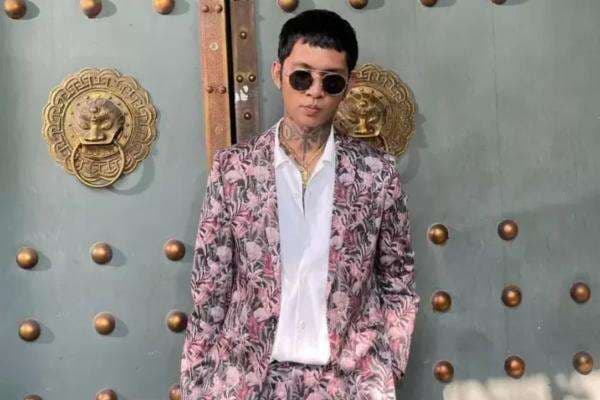 Young Lex Bela Erika Carlina yang Hamil di Luar Nikah: Dia Orang Baik, Gue Emosi! Young Lex Bela Erika Carlina yang Hamil di Luar Nikah: Dia Orang Baik, Gue Emosi!