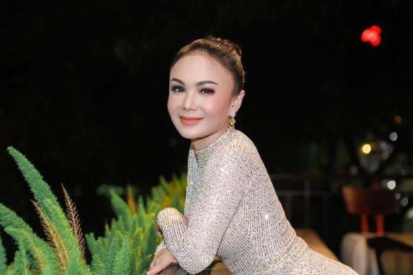 Yuni Shara Takut Operasi Plastik karena Punya Keloid Yuni Shara Takut Operasi Plastik karena Punya Keloid