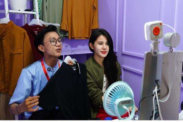 Zoe Levana Bikin Heboh! Live Shopping Event NgeDealYuk Spesial Ramadan 2025 Penuh Kejutan & Diskon Zoe Levana Bikin Heboh! Live Shopping Event NgeDealYuk Spesial Ramadan 2025 Penuh Kejutan & Diskon