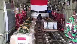 BAZNAS Bersama TNI AU Berhasil Terjunkan Bantuan untuk Palestina dari Udara