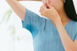Kenali Perbedaan Manfaat Deodoran dan Antipespirant Untuk Cegah Bau Badan Demi Penampilan yang Optimal
